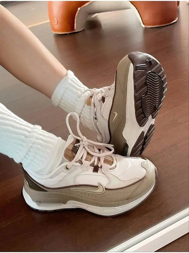 나이키 에어맥스 블리스 카카오 브라운 우먼 FV3637 070