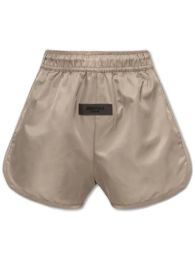 Fear Of God Essentials 로고 패치 쇼츠 160BT213111FW0_DESERTTAUPE