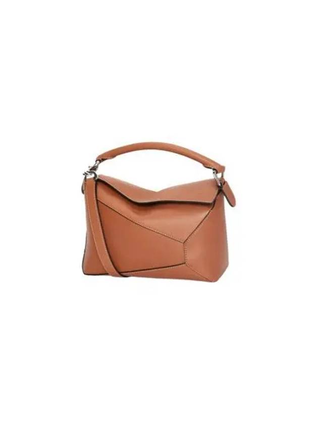 로에베 스몰 퍼즐 백 인 클래식 카프스킨 탄 Loewe Small Puzzle Bag In Classic Calfskin Tan