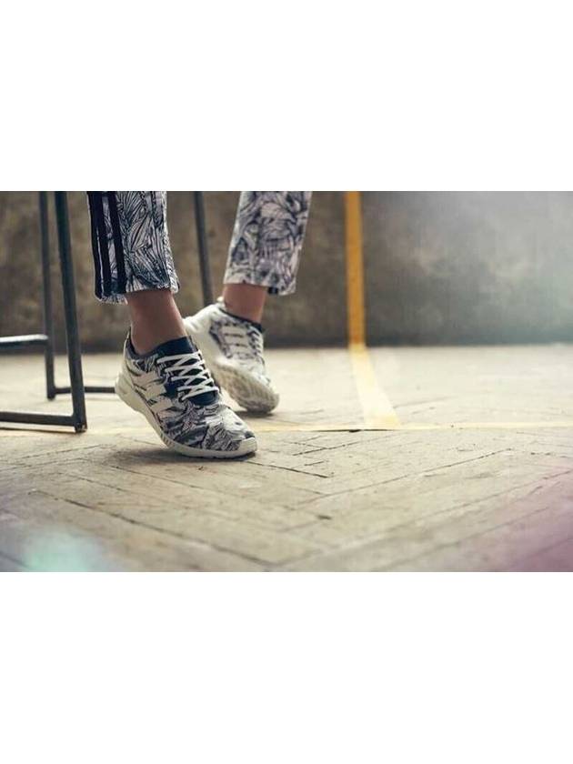 01-S82936-아디다스오리지날-ZX플럭스스무스-블랙플로랄