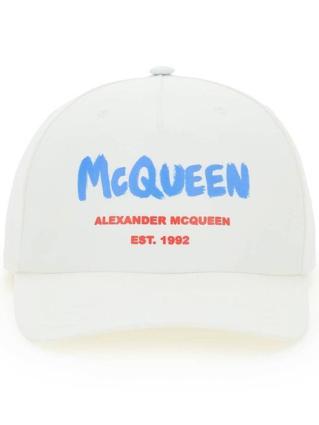 알렉산더 맥퀸 블루 그래피티 로고 프린팅 볼캡 화이트