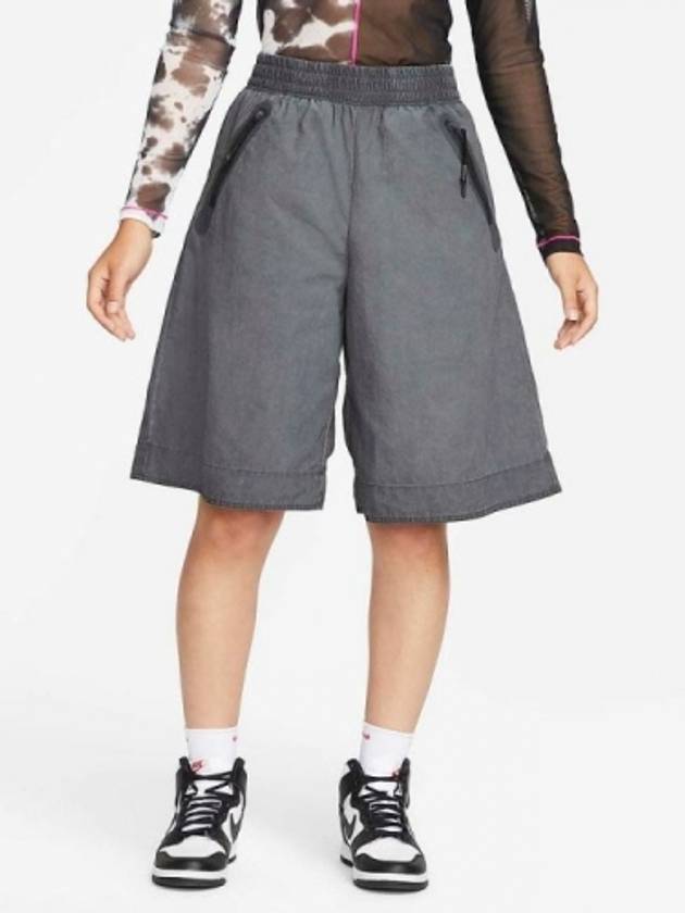 01-DM6509-060-나이키우먼스-테크팩워싱하이라이즈쇼트팬츠-돌청