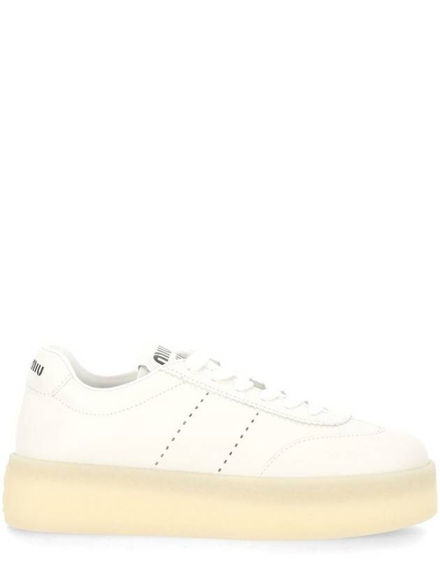 미우미우 로고 패치 레이스업  로우탑 스니커즈 화이트