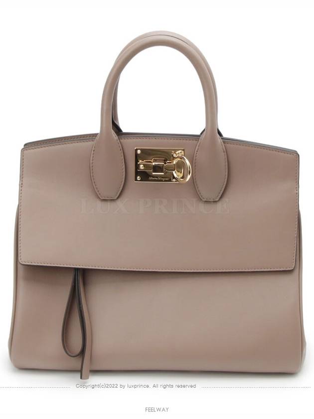 살바토레 페라가모 여성 토트 백