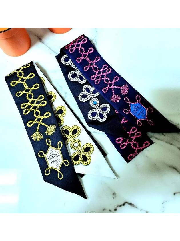 에르메스 쁘띠스카프 트윌리 Galons et Brandebourg