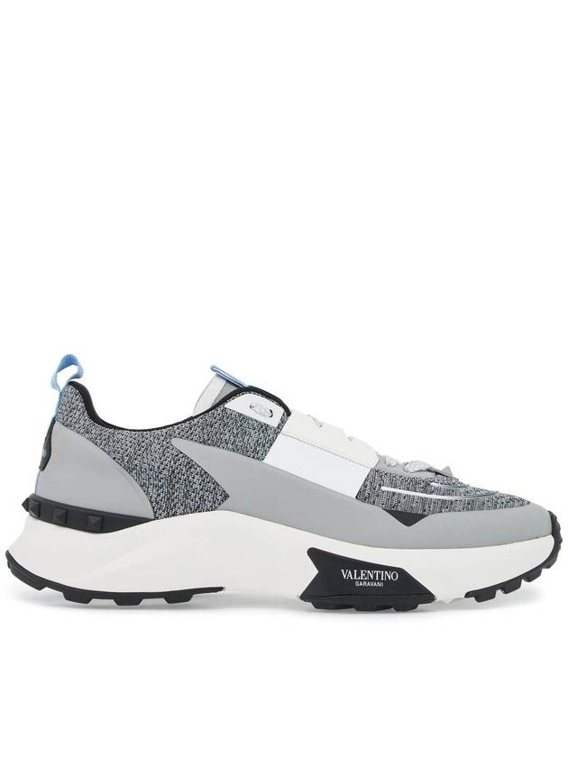 True Act Sneakers For