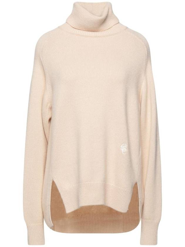 끌로에 터틀넥 시그니처