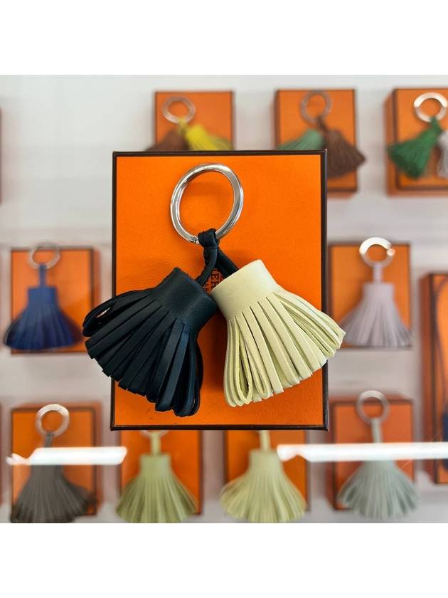 에르메스 카르멘 듀오 키링 테슬 백참 네이비 연민트