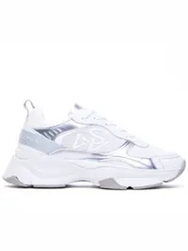 스튜어트 와이츠먼 레더 로우탑 스니커즈 화이트