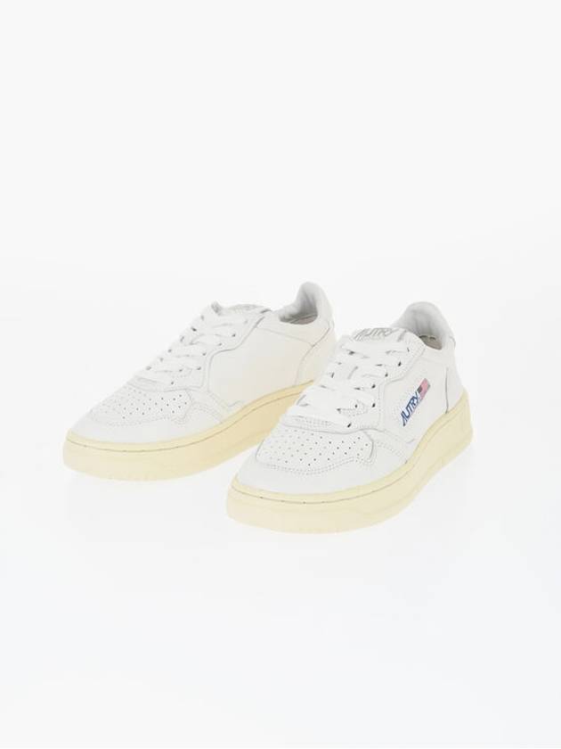 오트리 여성 로우탑 스니커즈