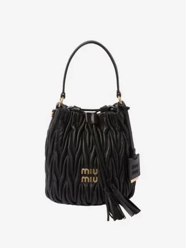 미우 미우 마테라쎄 나파 가죽 버킷백 블랙 Miu Miu Matelasse Nappa Leather Bucket Bag Black