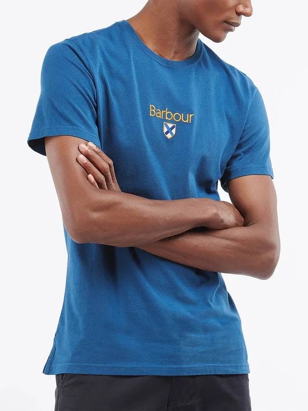 Barbour Heritage 남성 엠블럼 티셔츠 딥 블루 Barbour Heritage Mens Emblem T Shirt Deep Blue