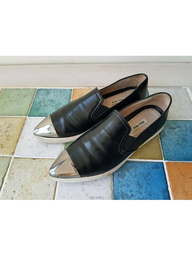 미우미우 여성 스니커즈