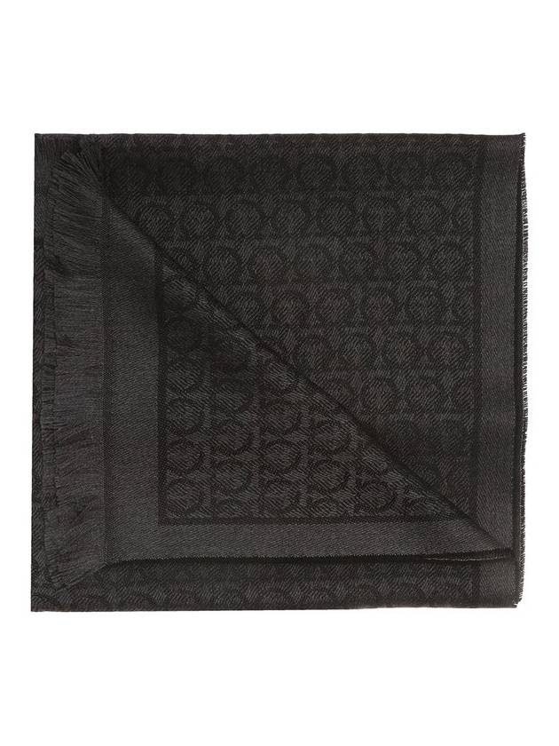 Salvatore Ferragamo 간치니 패턴 프린지 에지 스카프