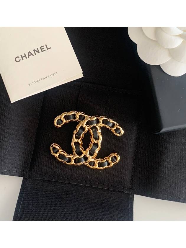 샤넬 CC 로고 브로치 레더 체인 골드 가죽 블랙 메탈 ABD838
