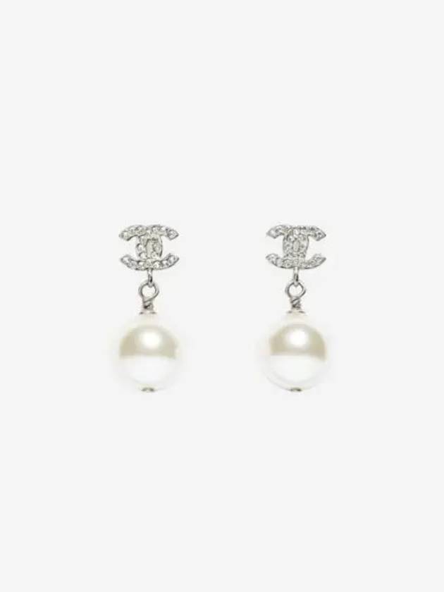 W 샤넬 이어링 메탈 글라스 스트라스 & 실버 펄리 화이트 W Chanel Earrings Metal Glass Strass & Silver Pearly White