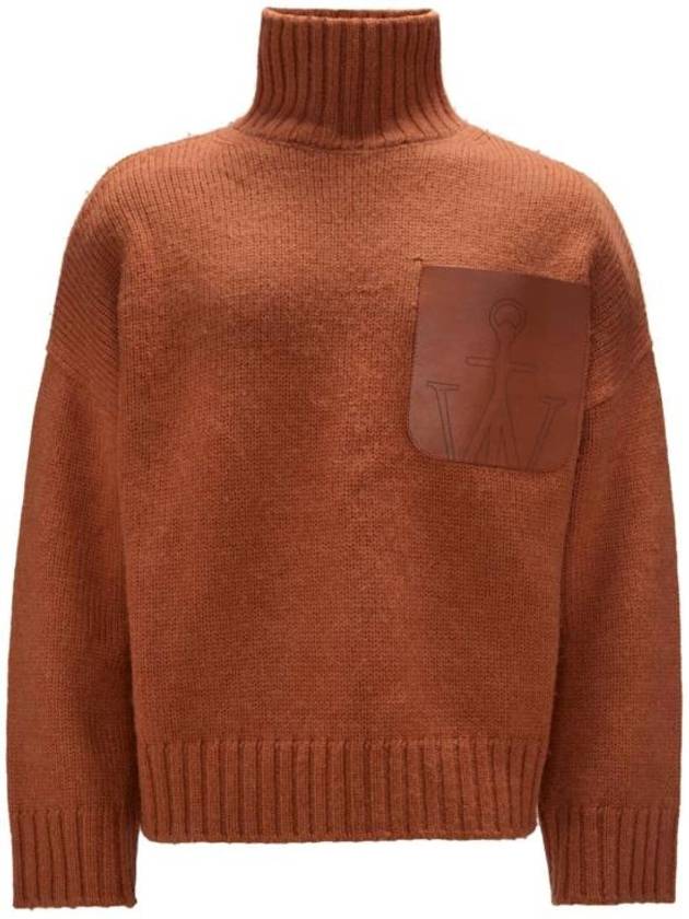 JW 앤더슨 가죽 패치 포켓 터틀넥 브라운