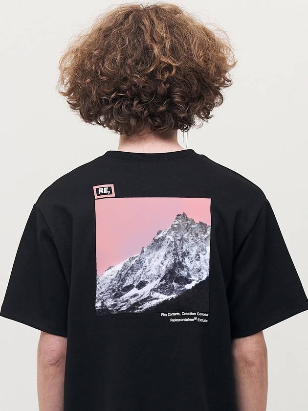 RE square black campaign half tee pink mountain