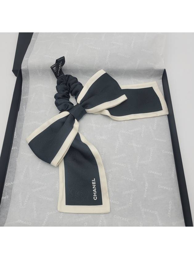 샤넬 블랙 앤 화이트 제니 리본 머리끈 헤어 슈슈 곱창 밴드