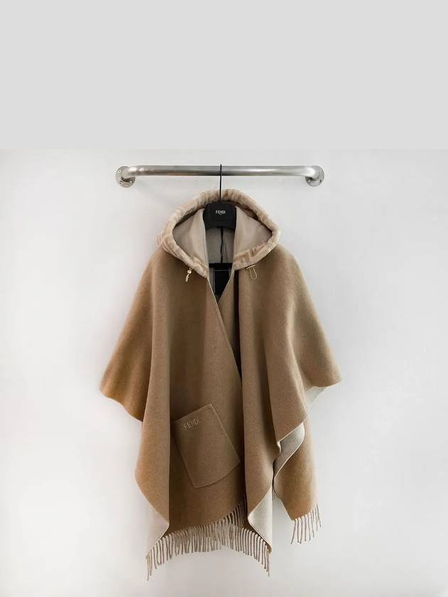 24FW 펜디 여성 FF 울 캐시미어 케이프 베이지 FXT497 A2OHF0AX0